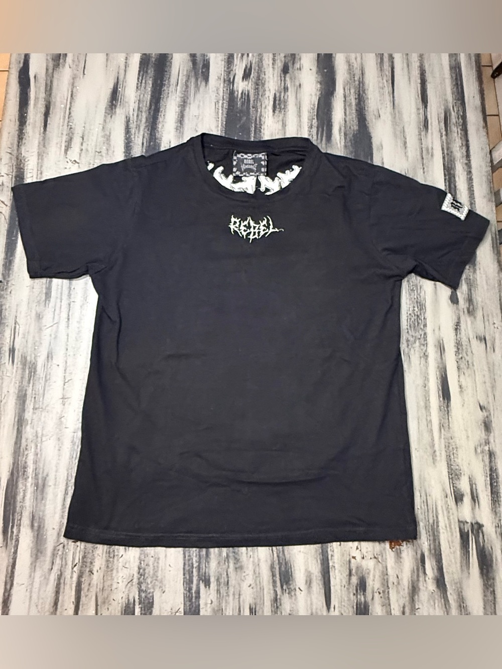 Rebel Vengeance Black Short Sleeve Tee with Eagle, Snake & Skull Graphic New! - Picture 4 of 9